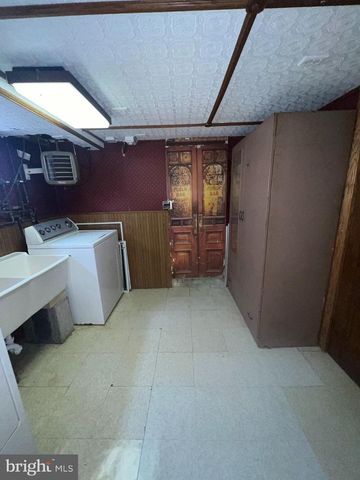 1337 BLEIGH AVE, Philadelphia, PA 19111