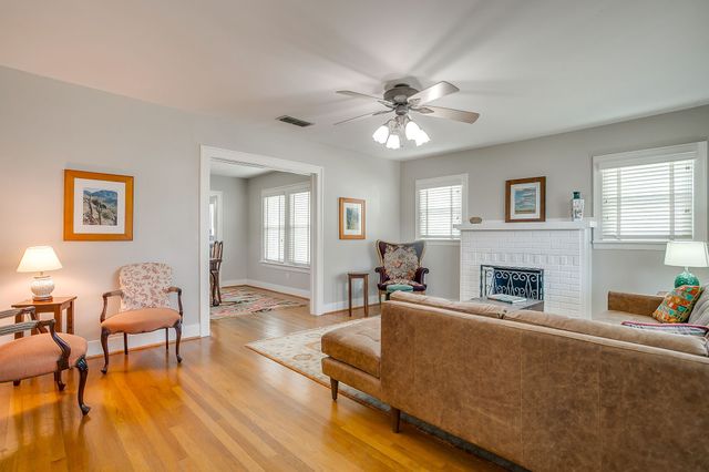 2204 Ashland Avenue, Fort Worth, TX 76107