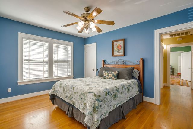 2204 Ashland Avenue, Fort Worth, TX 76107