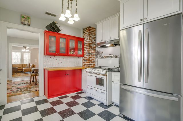 2204 Ashland Avenue, Fort Worth, TX 76107