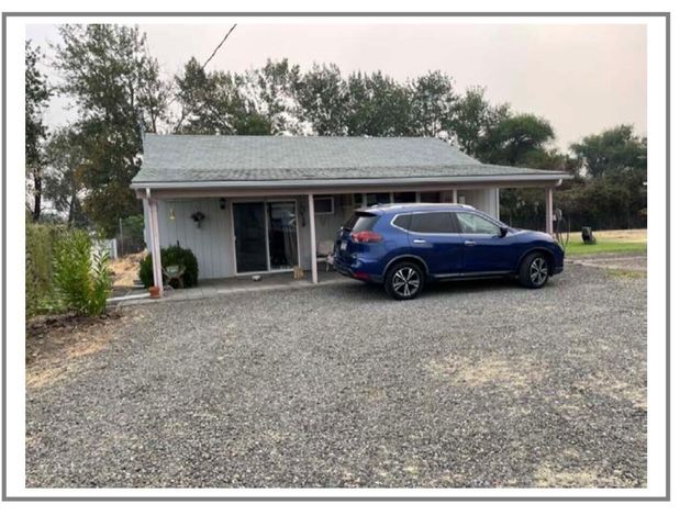 824 N Riverside Avenue, Medford, OR 97501