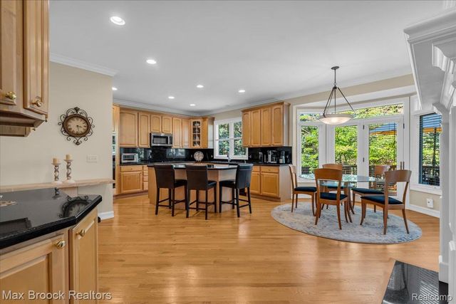 6324 Wildwood Lane, West Bloomfield Charter Township, MI 48324