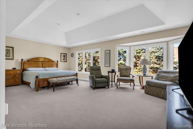 6324 Wildwood Lane, West Bloomfield Charter Township, MI 48324