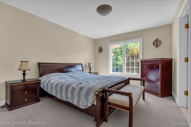 6324 Wildwood Lane, West Bloomfield Charter Township, MI 48324