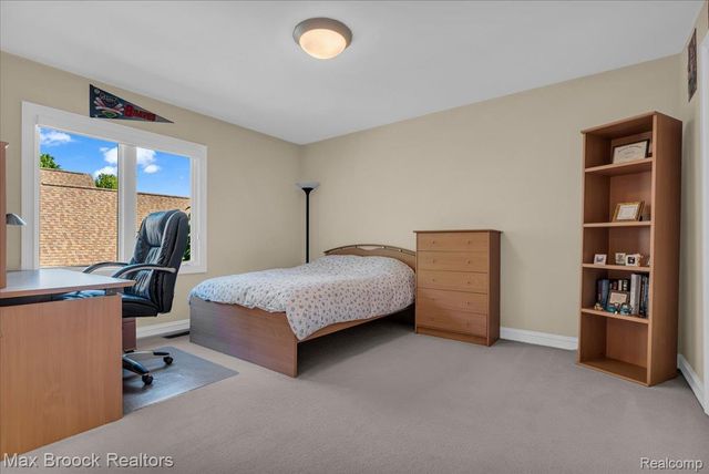 6324 Wildwood Lane, West Bloomfield Charter Township, MI 48324