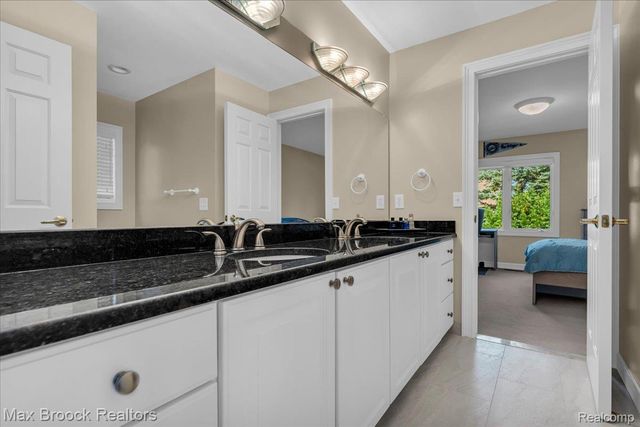 6324 Wildwood Lane, West Bloomfield Charter Township, MI 48324