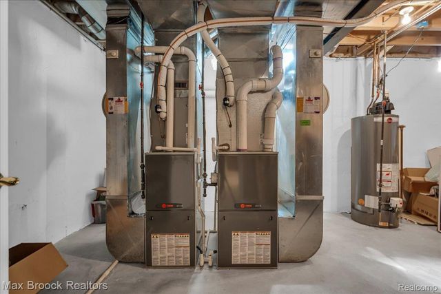 6324 Wildwood Lane, West Bloomfield Charter Township, MI 48324