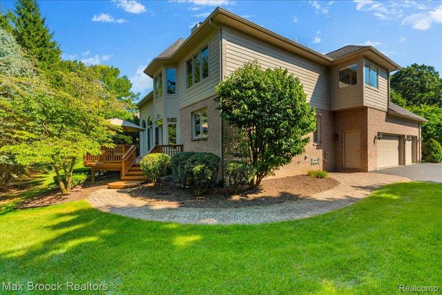 6324 Wildwood Lane, West Bloomfield Charter Township, MI 48324