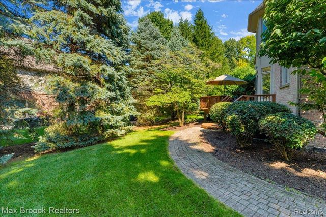 6324 Wildwood Lane, West Bloomfield Charter Township, MI 48324