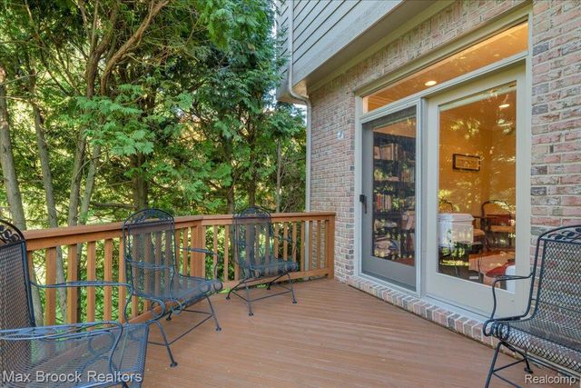 6324 Wildwood Lane, West Bloomfield Charter Township, MI 48324