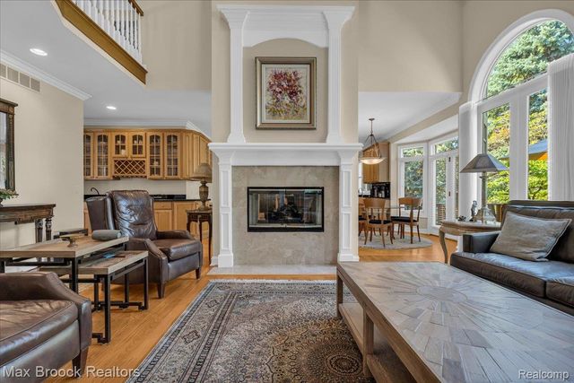 6324 Wildwood Lane, West Bloomfield Charter Township, MI 48324