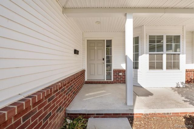 816 Nelsons Ridge Drive, Howell, MI 48843