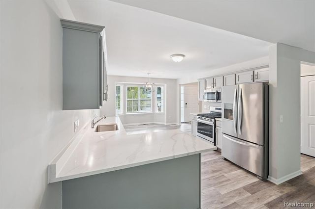 816 Nelsons Ridge Drive, Howell, MI 48843