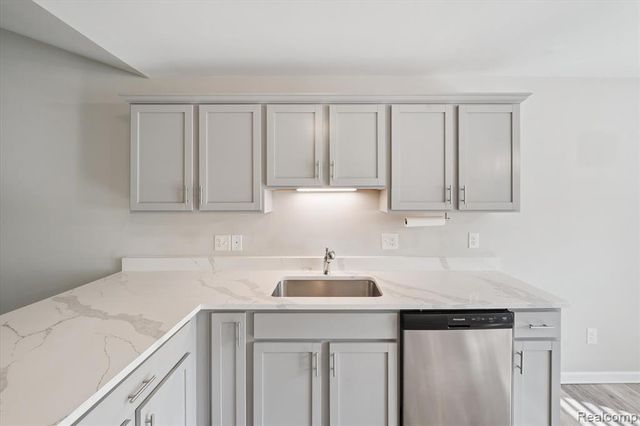 816 Nelsons Ridge Drive, Howell, MI 48843