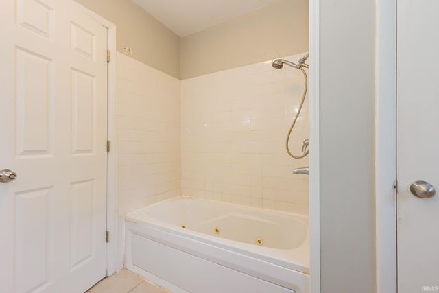 1504 W Tree Lane, Muncie, IN 47302