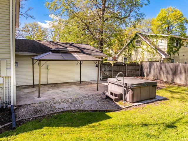 1504 W Tree Lane, Muncie, IN 47302