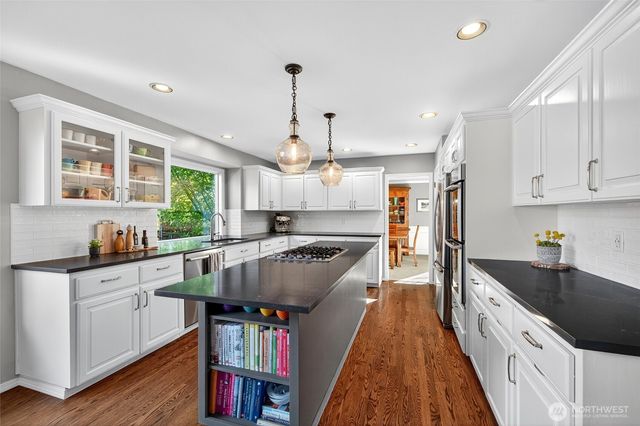 18330 85th Place W, Edmonds, WA 98026