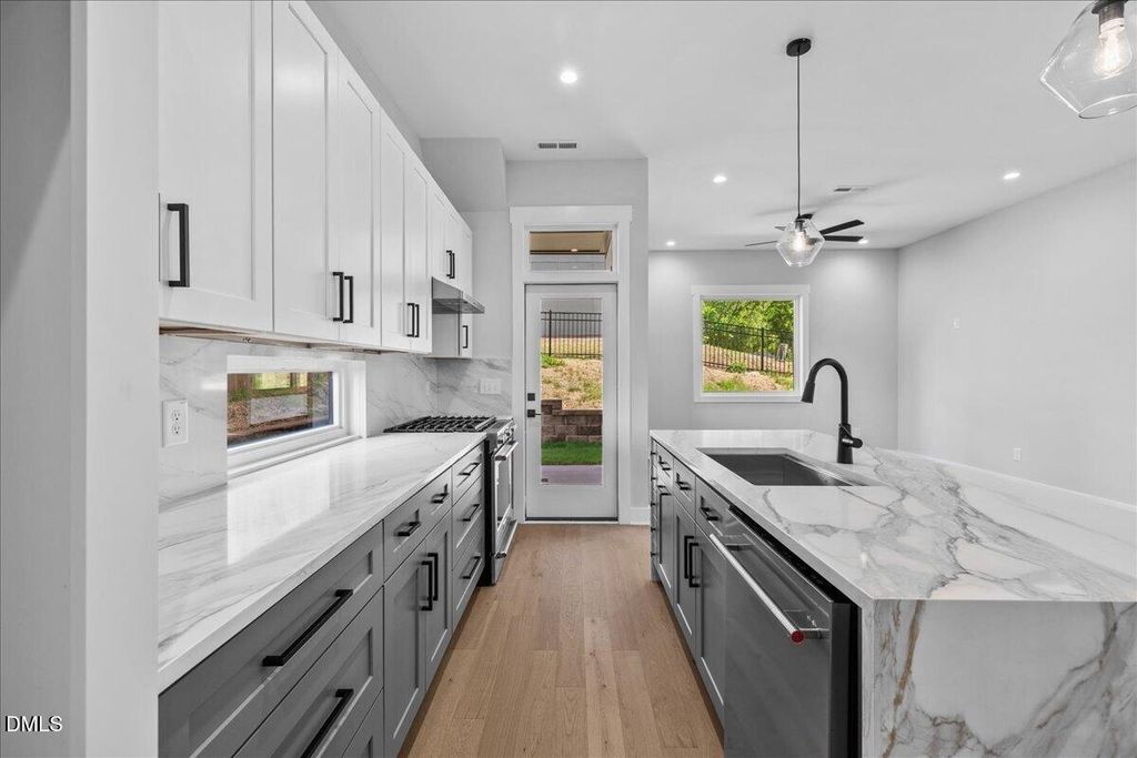541 Bragg Street, Raleigh, NC 27610