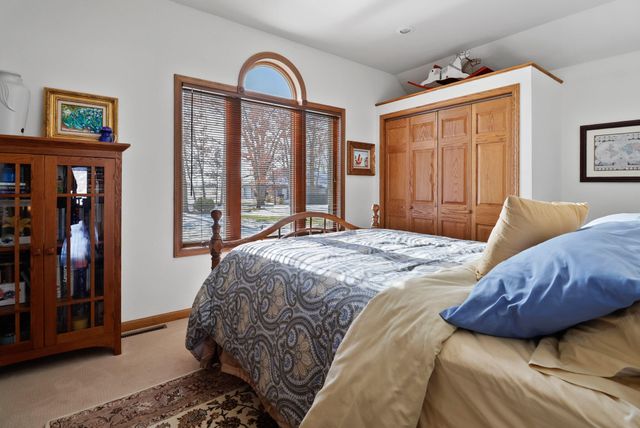 10030 Eagle Court, Demotte, IN 46310