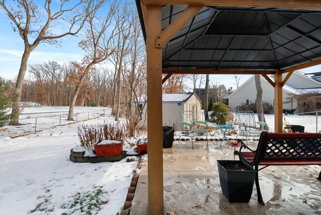 10030 Eagle Court, Demotte, IN 46310