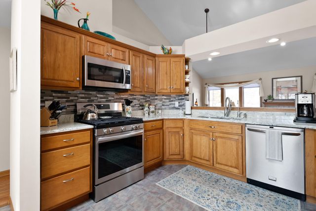 10030 Eagle Court, Demotte, IN 46310