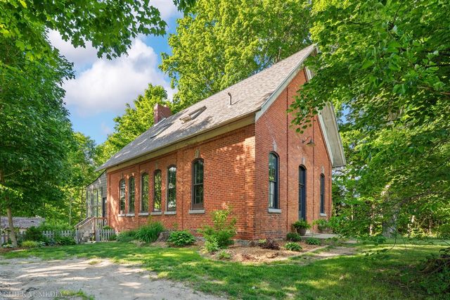 1055 Mount Tabor Road, Buchanan, MI 49107
