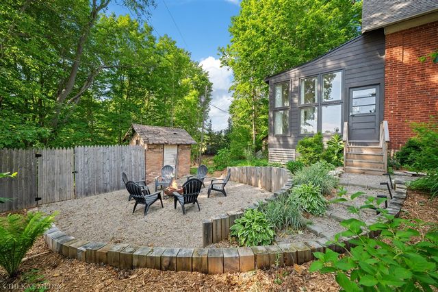 1055 Mount Tabor Road, Buchanan, MI 49107