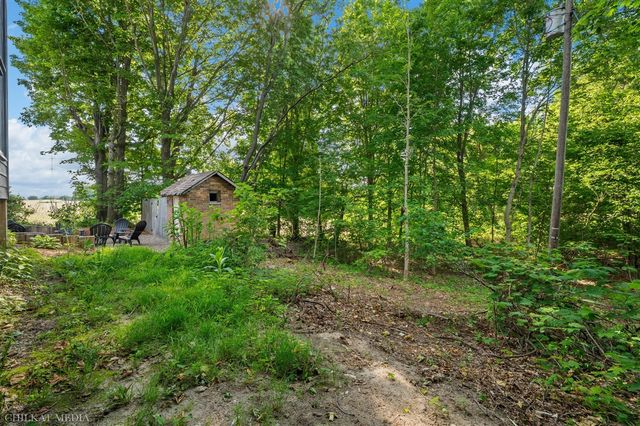 1055 Mount Tabor Road, Buchanan, MI 49107