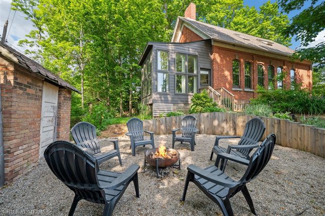 1055 Mount Tabor Road, Buchanan, MI 49107