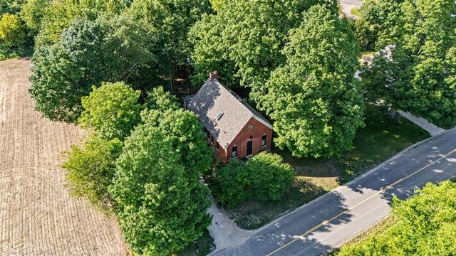 1055 Mount Tabor Road, Buchanan, MI 49107