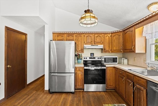 83 Red Brook Rd, Wareham, MA 02532
