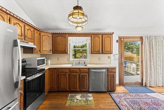 83 Red Brook Rd, Wareham, MA 02532