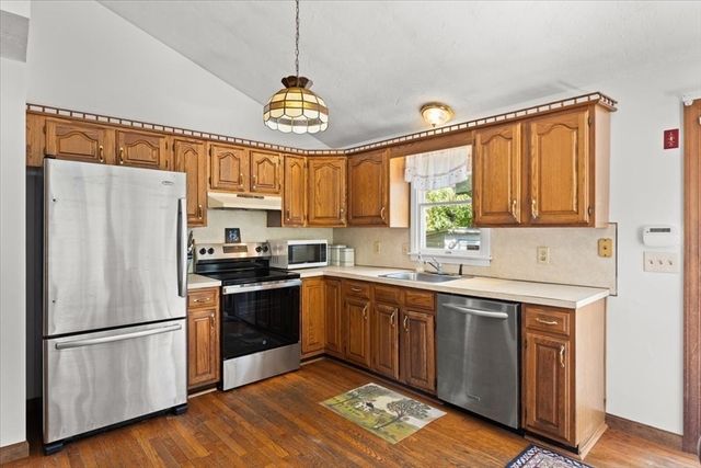 83 Red Brook Rd, Wareham, MA 02532