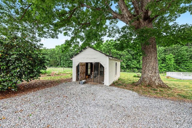 216 Clark Lane, Siler City, NC 27344