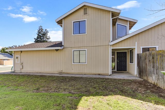 9407 Aizenberg Cir, Elk Grove, CA 95624