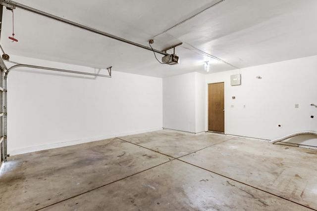 9407 Aizenberg Cir, Elk Grove, CA 95624