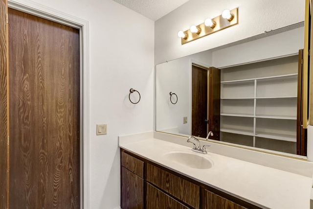 9407 Aizenberg Cir, Elk Grove, CA 95624