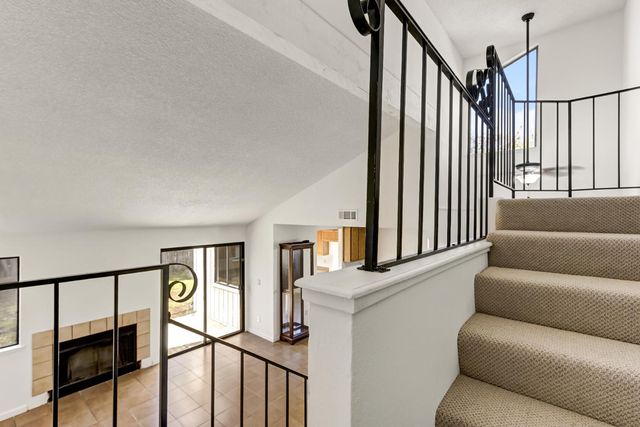 9407 Aizenberg Cir, Elk Grove, CA 95624