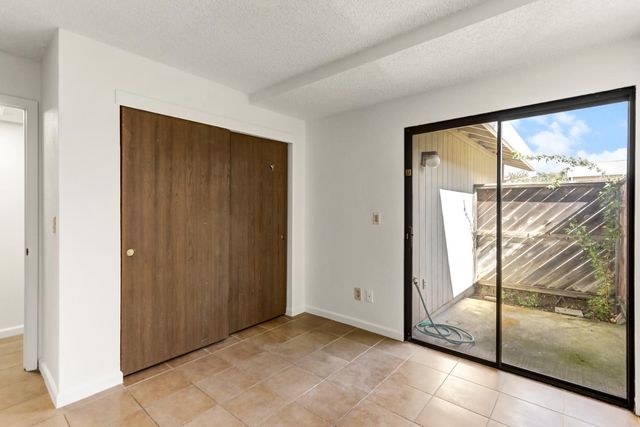 9407 Aizenberg Cir, Elk Grove, CA 95624