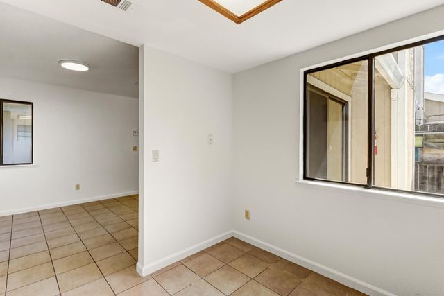 9407 Aizenberg Cir, Elk Grove, CA 95624