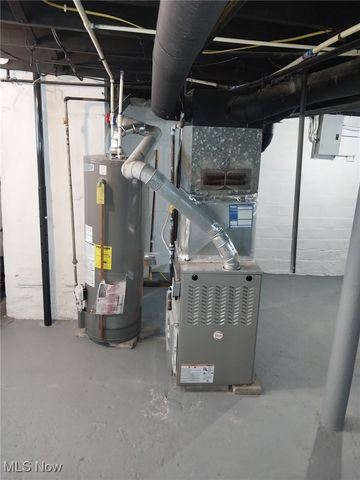 13901 Chapelside Avenue, Cleveland, OH 44120