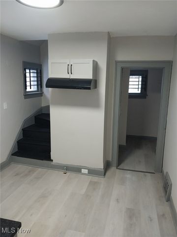 13901 Chapelside Avenue, Cleveland, OH 44120