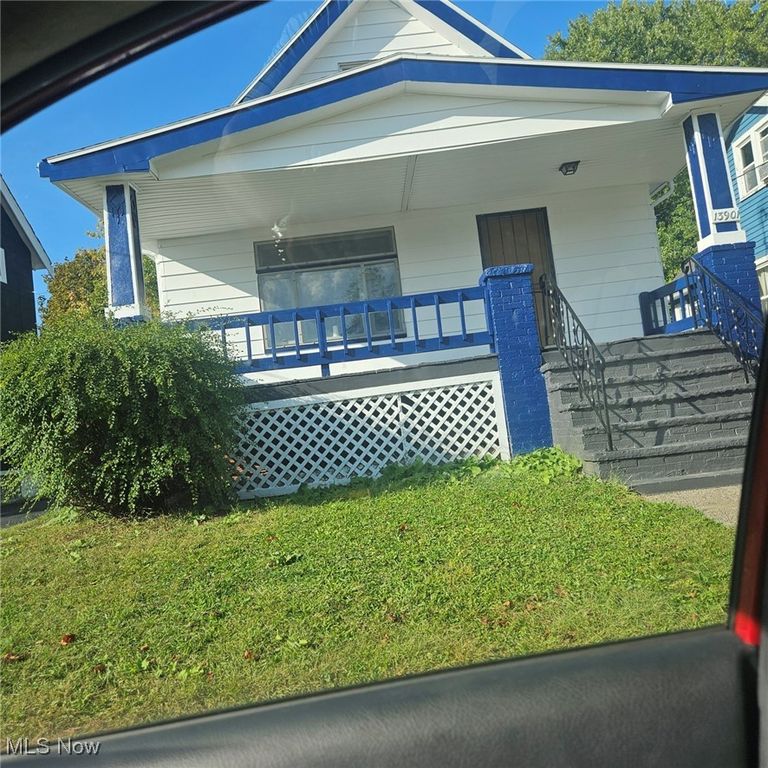 13901 Chapelside Avenue, Cleveland, OH 44120