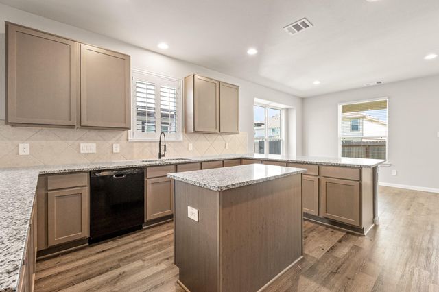 2906 Lawrence Park Court, Conroe, TX 77304