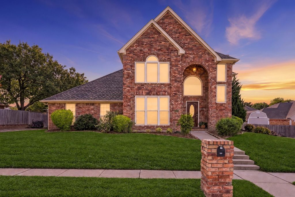 1628 Bedfordshire, Bedford, TX 76021 — exterior