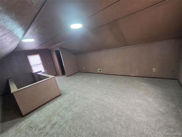 18539 Lahser Road, Detroit, MI 48219