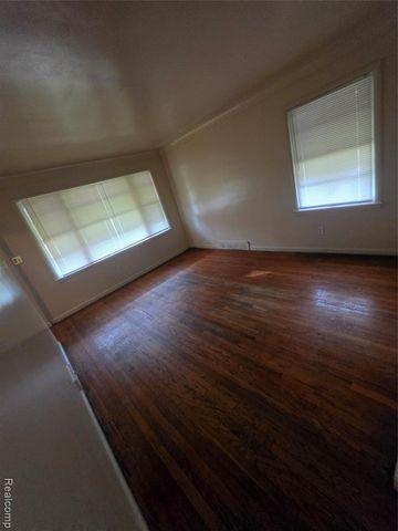 18539 Lahser Road, Detroit, MI 48219