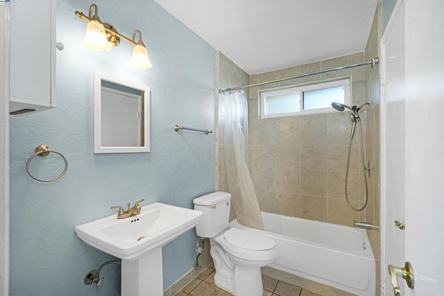 3608 Siskiyou Ct, Hayward, CA 94542