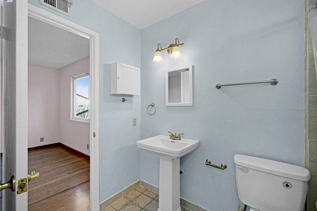 3608 Siskiyou Ct, Hayward, CA 94542