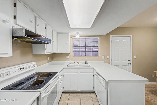 4849 E Kachina Trail 3, Phoenix, AZ 85044